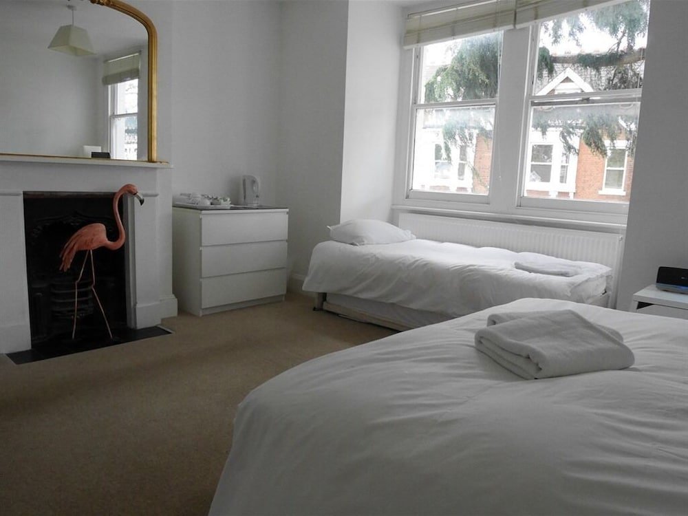 Kew Studios and Rooms Room Type - Standard Triple Room, Ensuite
