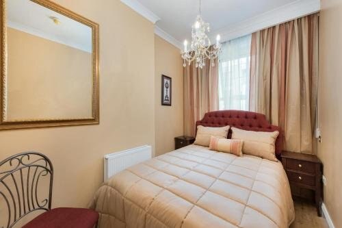 London Residence Room Type - Deluxe Double Room with Shower