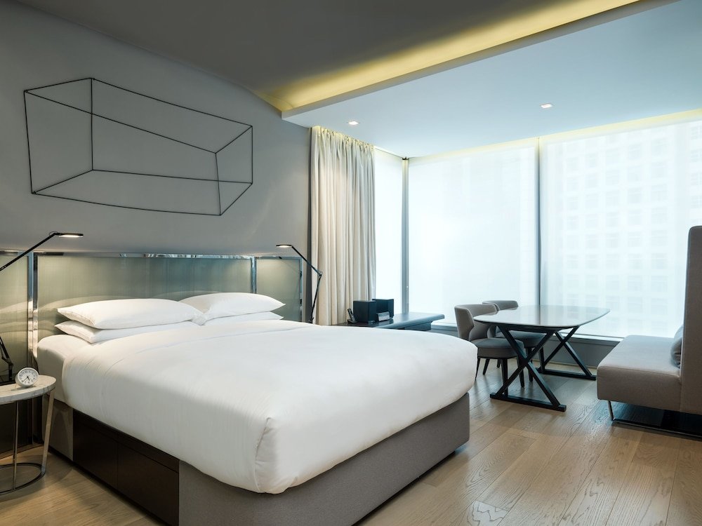 99 Bonham Room Type - Premier Suite