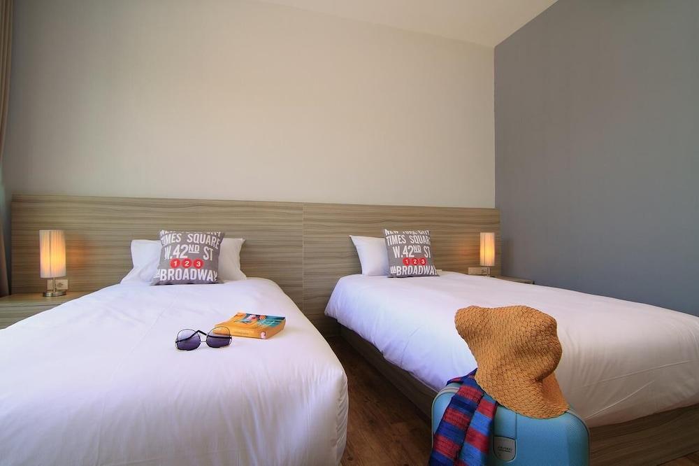 The Fusion Resort Room Type - Superior Pool Access with 2 Single Beds
