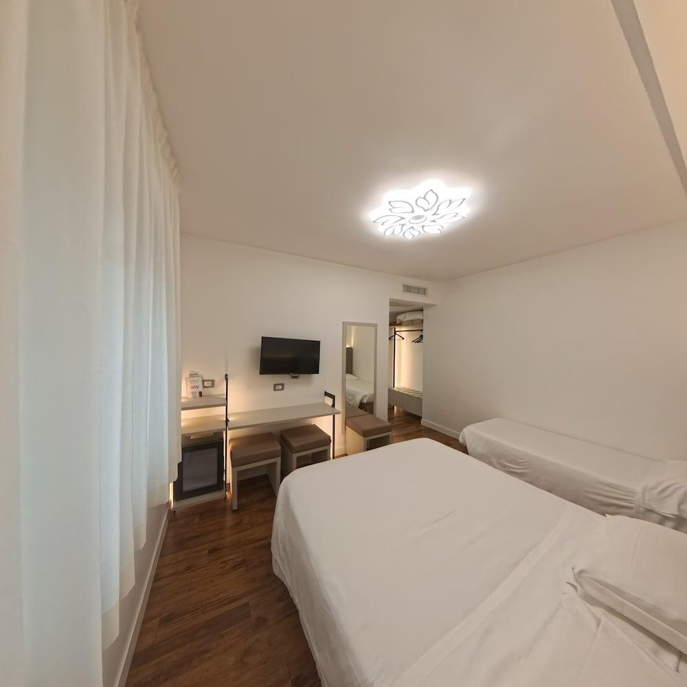 Hotel Aurora Room Type - Triple Room