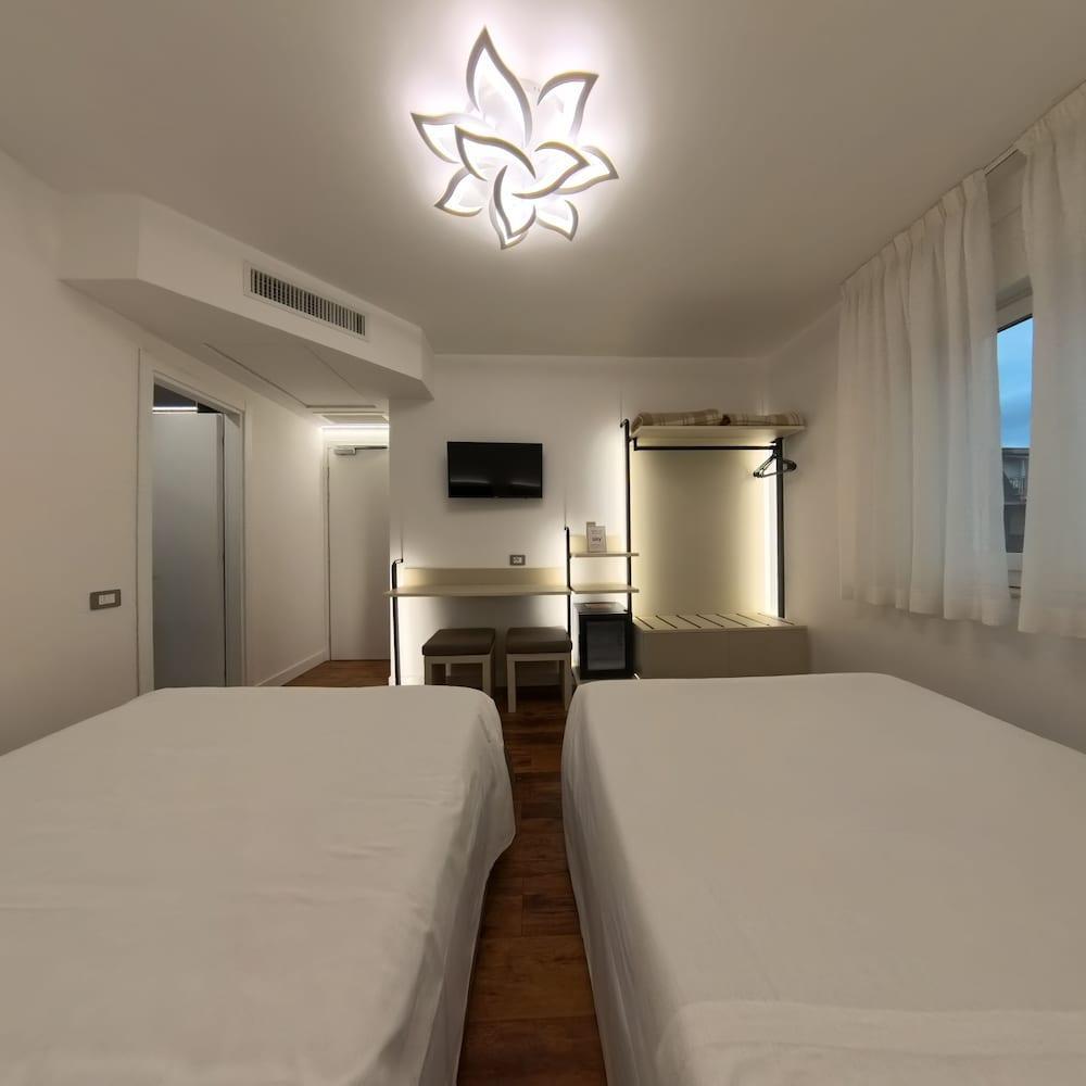 Hotel Aurora Room Type - Quadruple Room