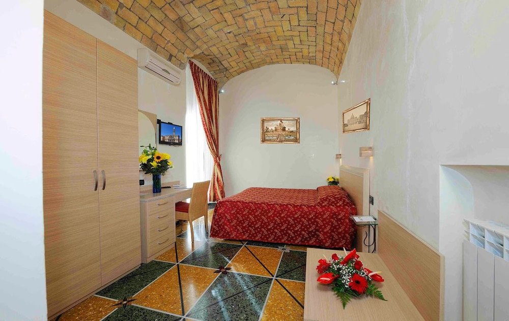 Hotel Campidoglio Room Type - Triple Room