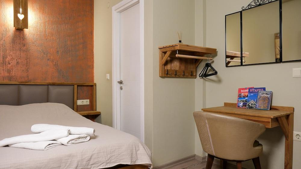 Second Home Hostel Room Type - Deluxe Room, Private Bathroom