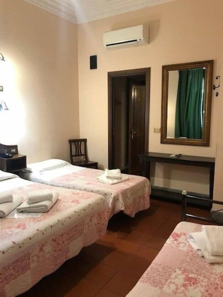 Hotel Panda Room Type - Quadruple Room