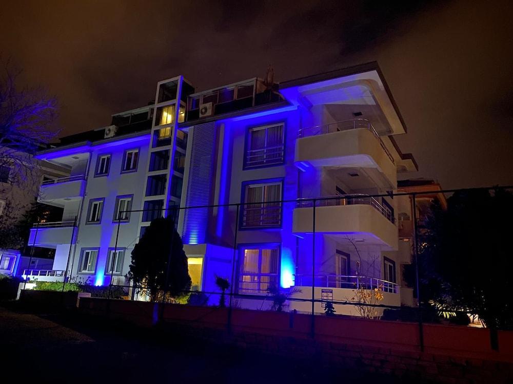 Dragos Island Hotel