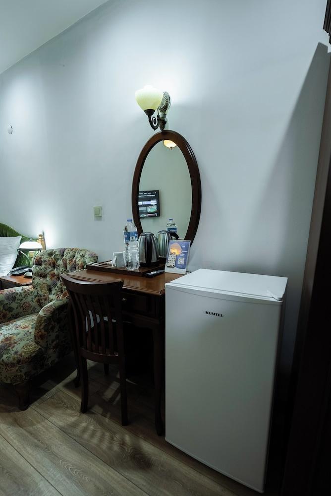Basileus Hotel Room Type - Economy Triple Room, Basement Level