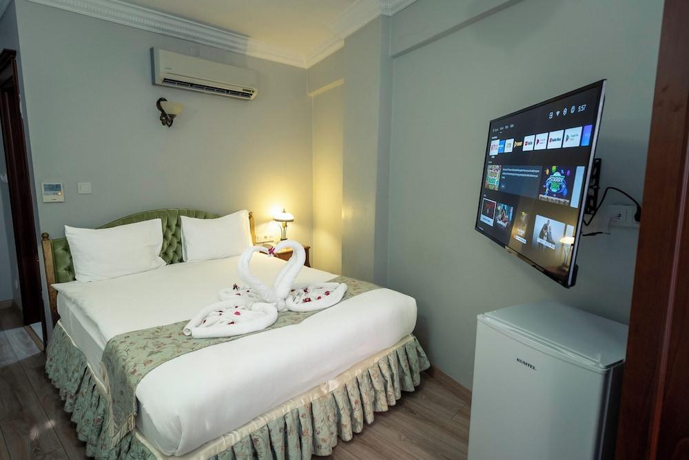 Basileus Hotel Room Type - Economy Double Room, 1 Double Bed (Entrance Floor)