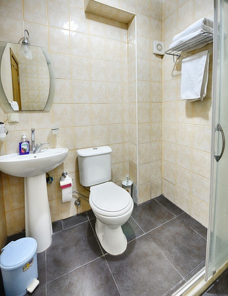 Akdeniz Hotel Istanbul Hotel Price Address Reviews