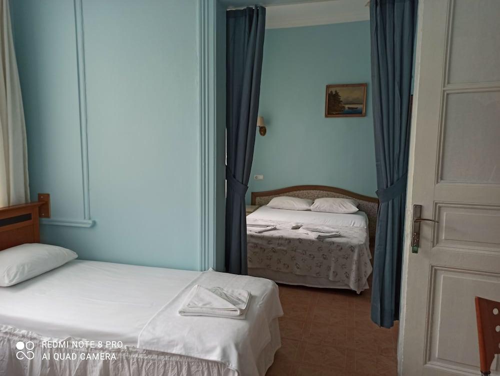 Yeni Hotel Room Type - Standard Quadruple Room