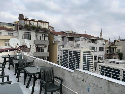 Istanbul Paris Hotel & Hostel - Tap to explore photos
