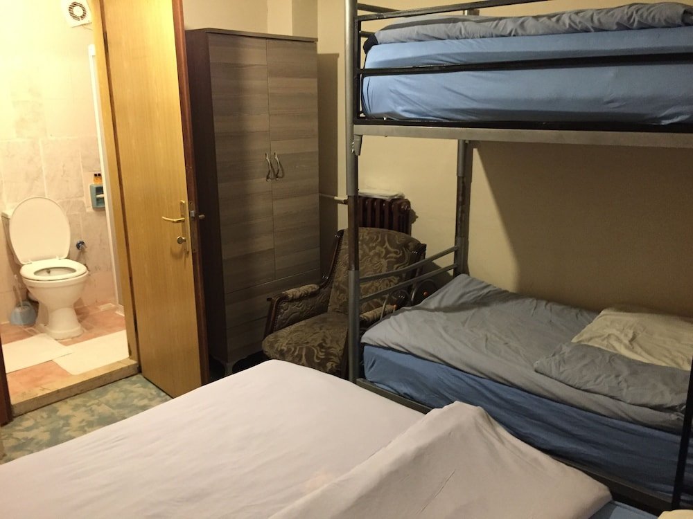 Istanbul Paris Hotel & Hostel Room Type - Basic Suite, 2 Bedrooms