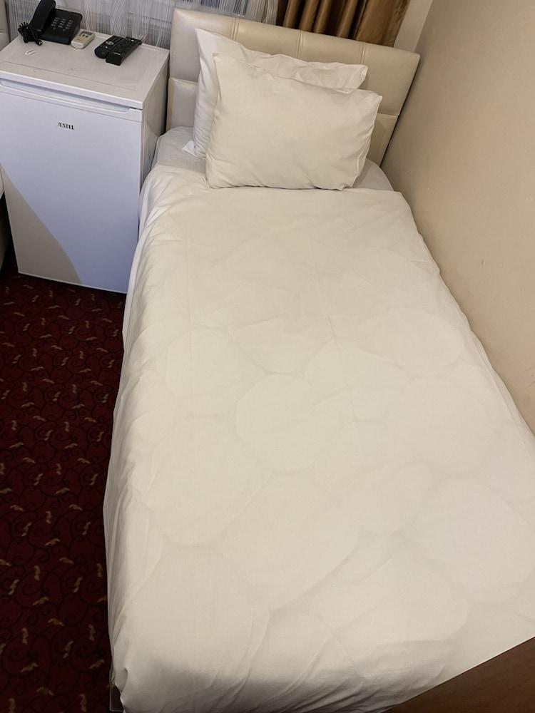 Istanbul Paris Hotel & Hostel - Tap to explore photos