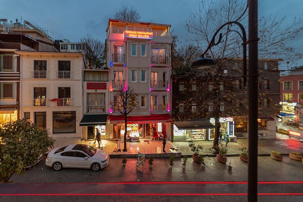 Charm Hotel - Tap to explore photos