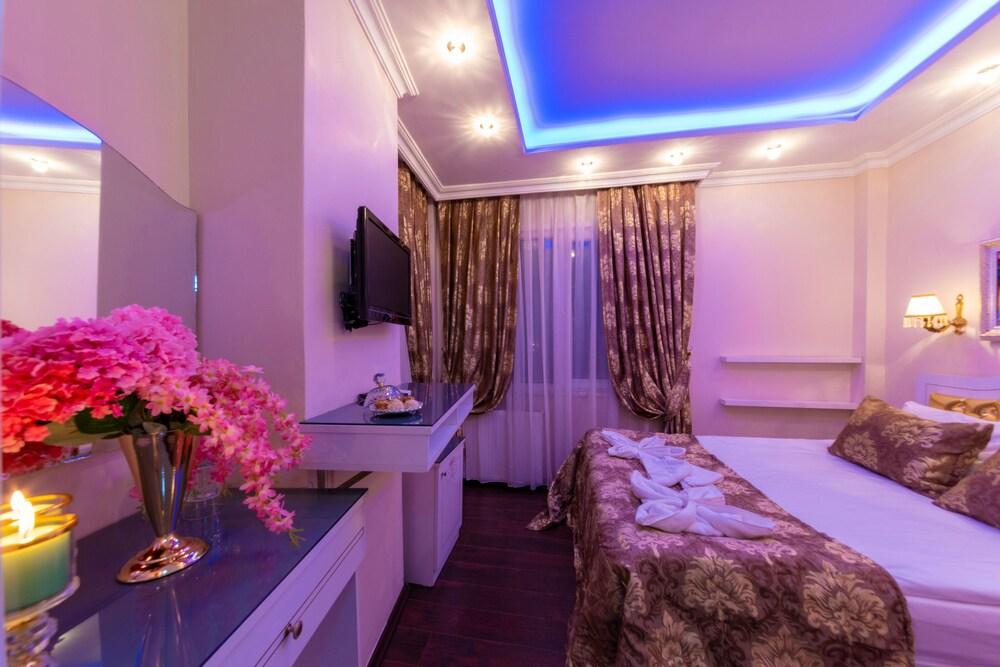 Charm Hotel Room Type - Standard Double Room, 1 Double Bed Charm Hotel Room Type - Standard Double Room, 1 Double Bed