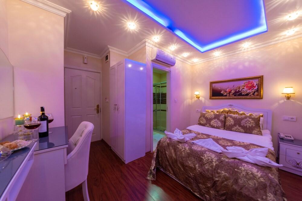 Charm Hotel Room Type - Standard Double Room, Balcony