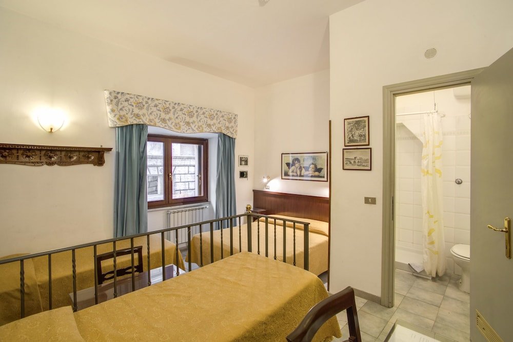 Hotel Primavera Room Type - Standard Triple Room Hotel Primavera Room Type - Standard Triple Room