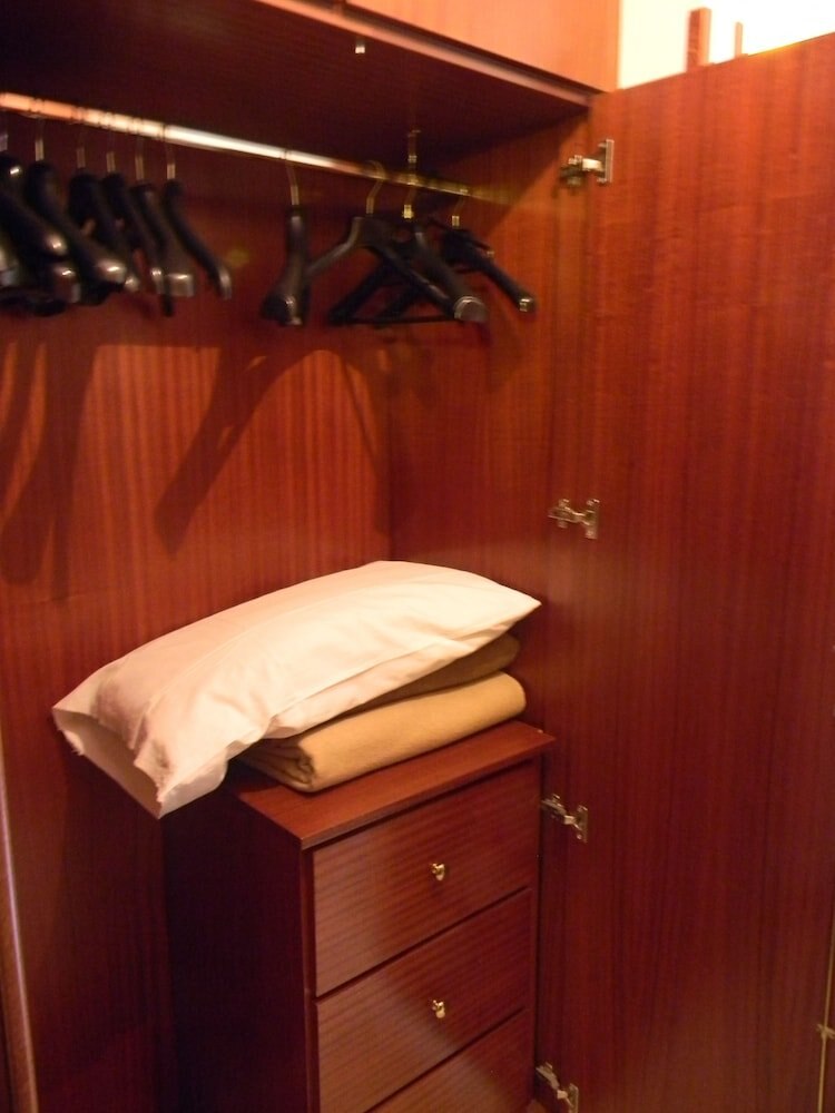 Hotel Primavera - Tap to explore photos