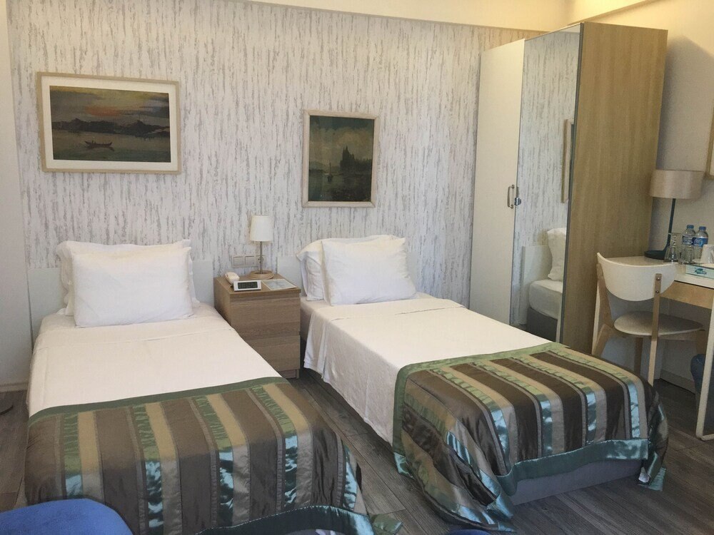 Elanaz Hotel Room Type - Economy Twin Room