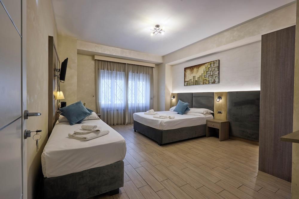 Relais Tiburtina Room Type - Quadruple Room Relais Tiburtina Room Type - Quadruple Room