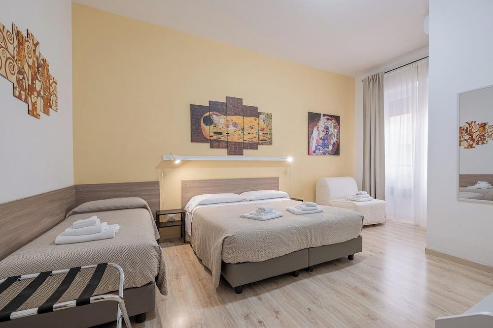 Damiani & Sister Guest House Room Type - Quadruple Room