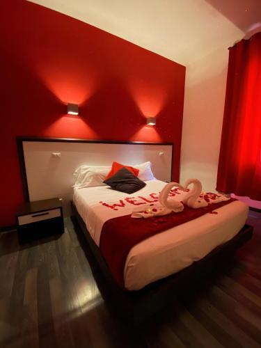Chroma Exy - Chroma Italy - Tap to explore photos