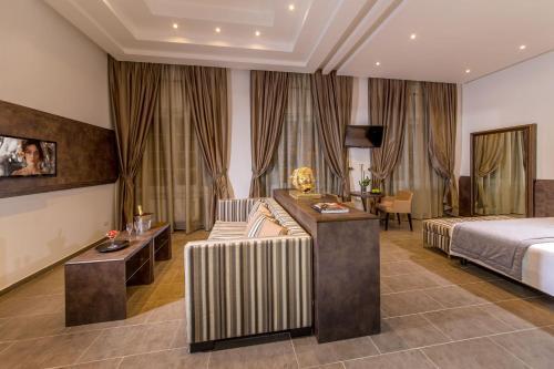 Hearth Hotel - Tap to explore photos