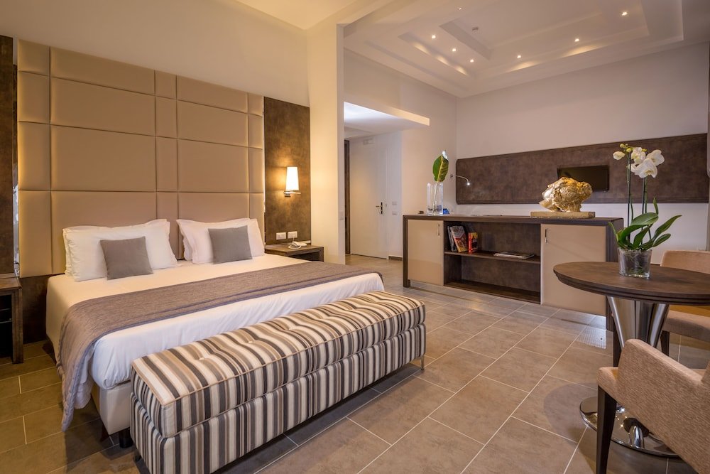 Hearth Hotel Room Type - Junior Suite