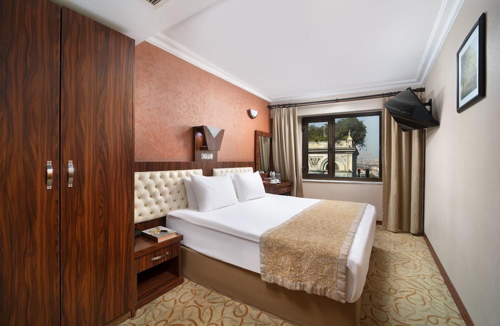 Elan Hotel Room Type - Standard Double or Twin Room