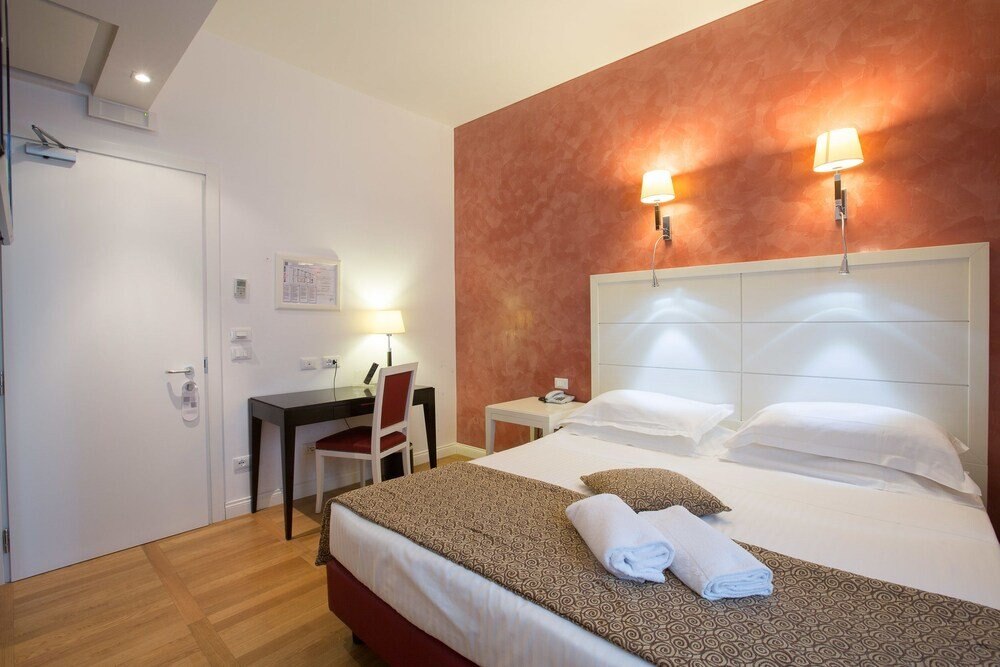 Floris Hotel - Tap to explore photos