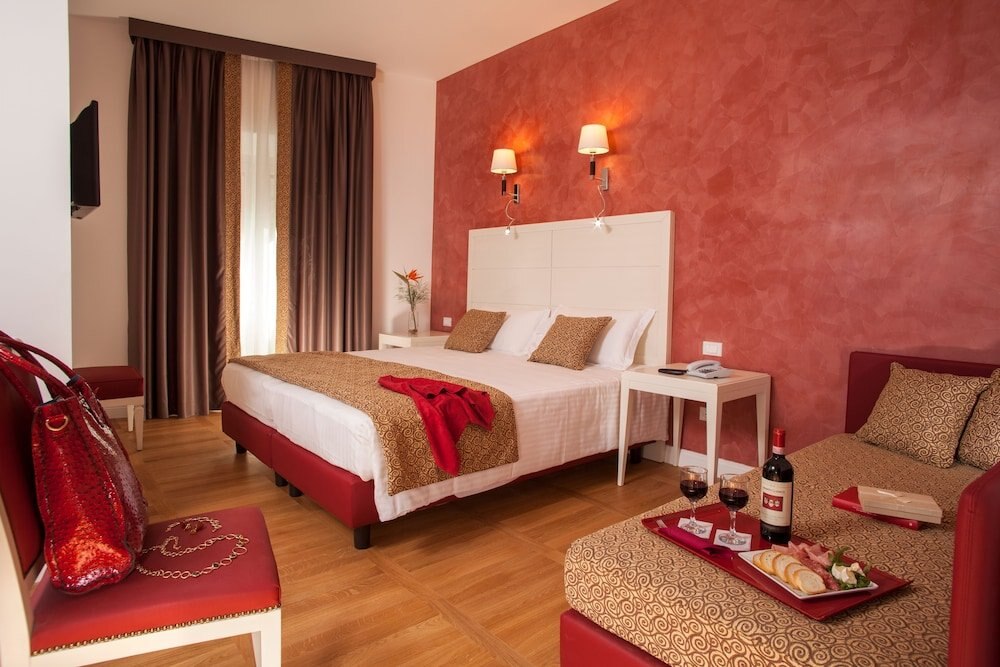 Floris Hotel Room Type - Superior Triple Room Floris Hotel Room Type - Superior Triple Room