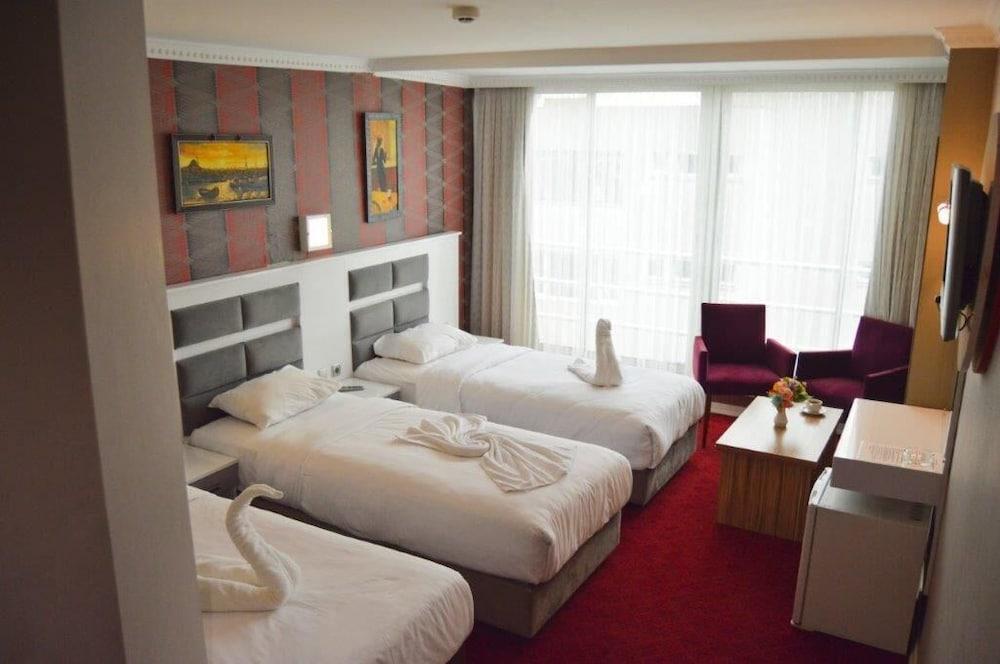 Comfort Downtown Istanbul Room Type - Economy Triple Room Comfort Downtown Istanbul Room Type - Economy Triple Room