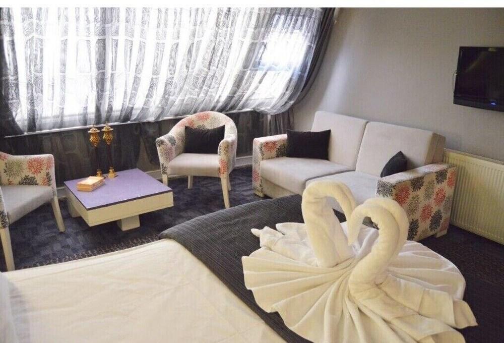 Comfort Downtown Istanbul Room Type - Standard Quadruple Room, 1 Bedroom, City View Comfort Downtown Istanbul Room Type - Standard Quadruple Room, 1 Bedroom, City View