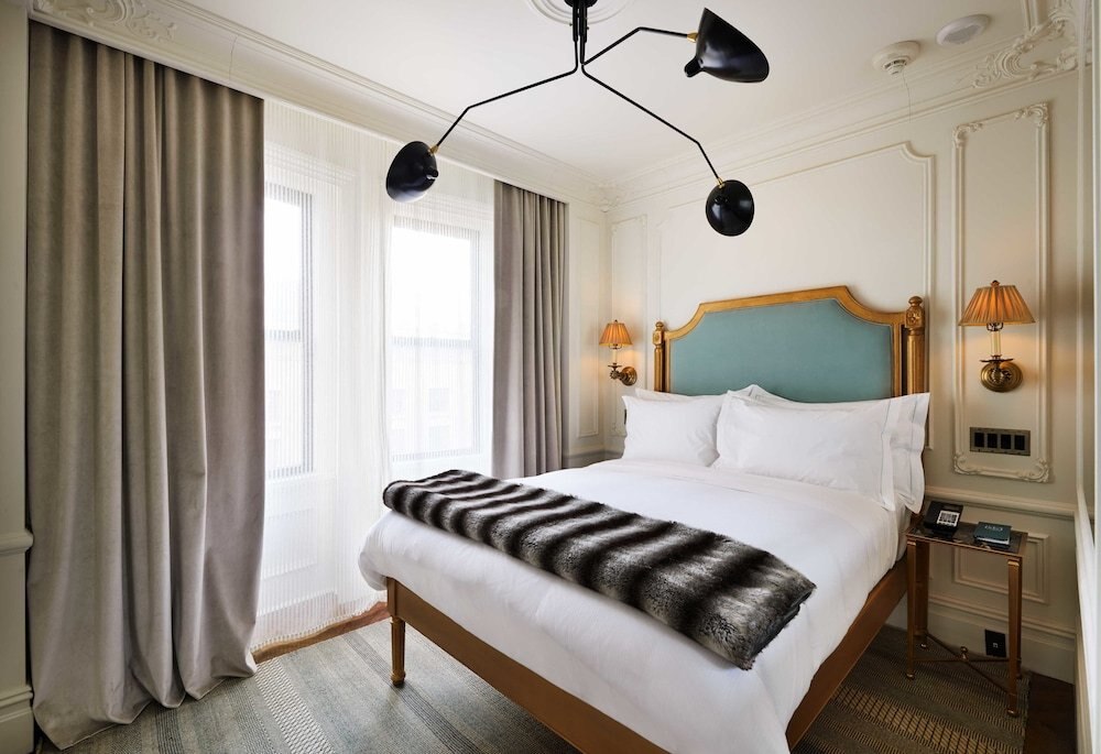 The Marlton Hotel Room Type - Deluxe Room