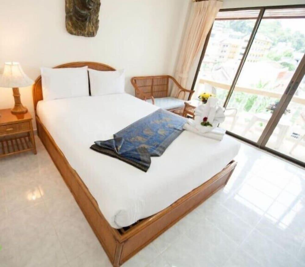 Palmview Resort Room Type - Deluxe Double Room