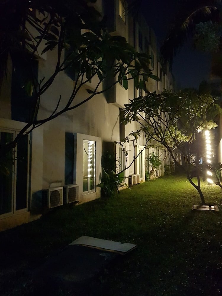 N2 Hotel Gunung Sahari - Tap to explore photos