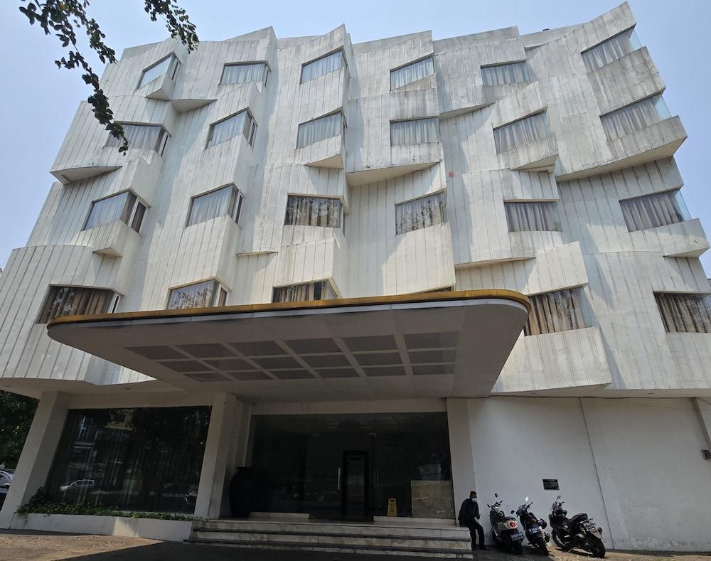 N3 Hotel Zainul Arifin