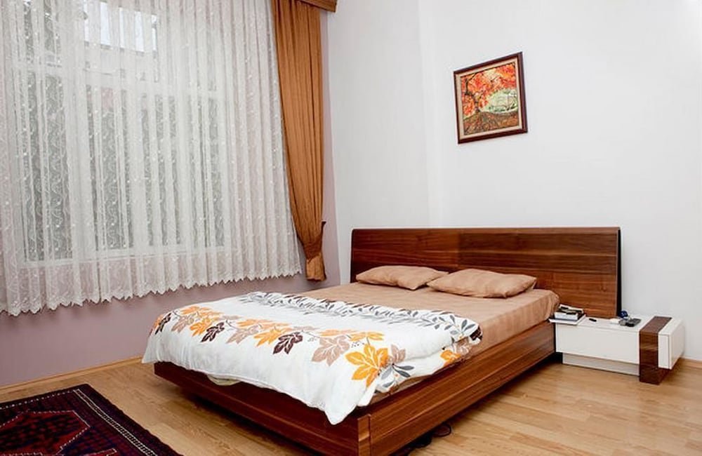 Station Hotel 34