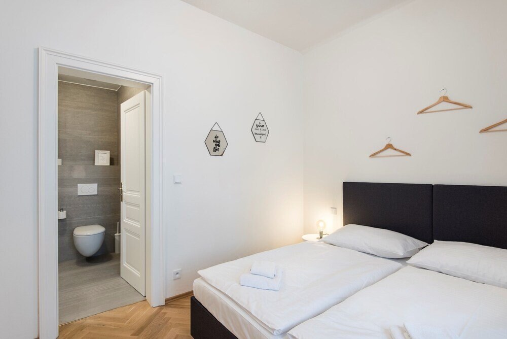 Rehorova Apartments Room Type - Classic Apartment, Multiple Beds, Kitchen (   06)