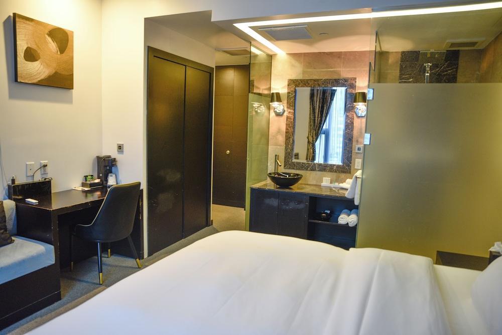 The One Boutique Hotel Room Type - Standard Room, 1 King Bed The One Boutique Hotel Room Type - Standard Room, 1 King Bed