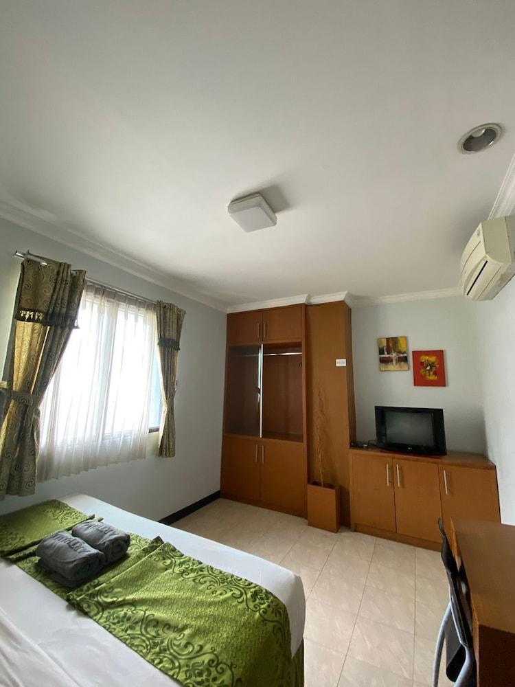 KARSA UTAMA HOTEL Room Type - Deluxe Room