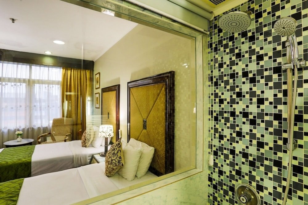 Johns Pardede International Hotel - Tap to explore photos