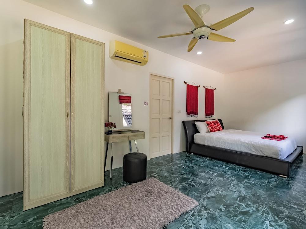 Villa Nap Dau 10 Bedrooms - Tap to explore photos