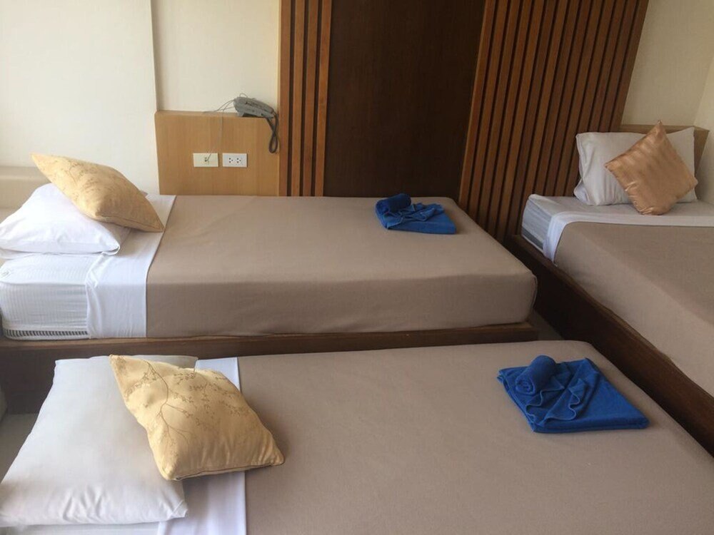 Baan Ketkeaw Guesthouse 1 - Tap to explore photos