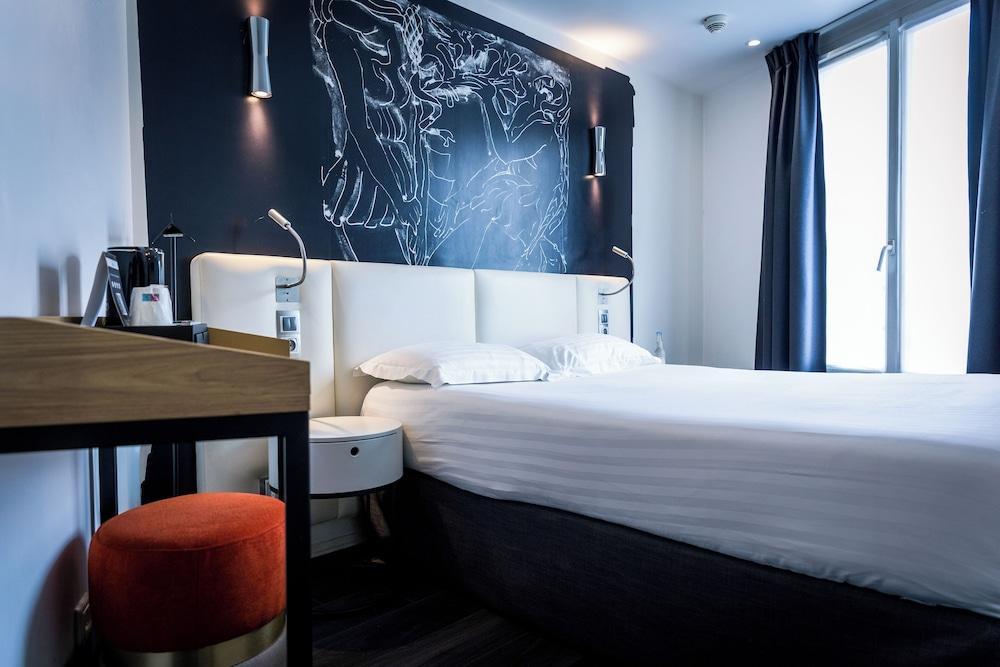 Hotel Montparnasse St Germain - Tap to explore photos