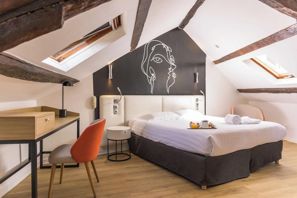 Hotel Montparnasse St Germain Room Type - Quadruple Room Hotel Montparnasse St Germain Room Type - Quadruple Room