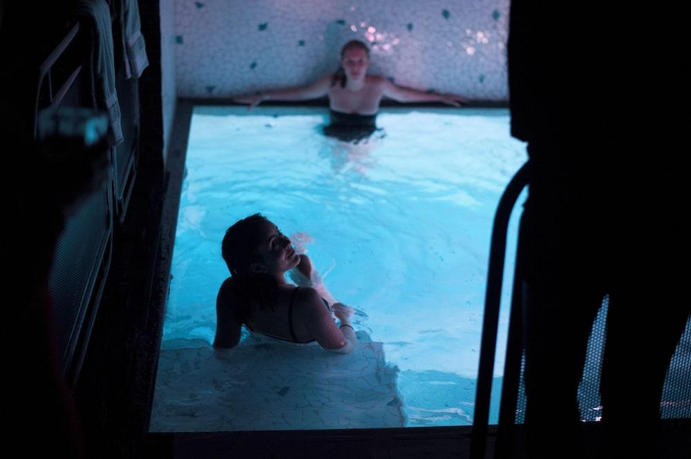 Les Bains Paris - Tap to explore photos
