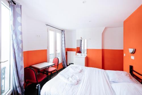 Hotel De La Poste Room Type - Standard Double Room with Shared Bathroom