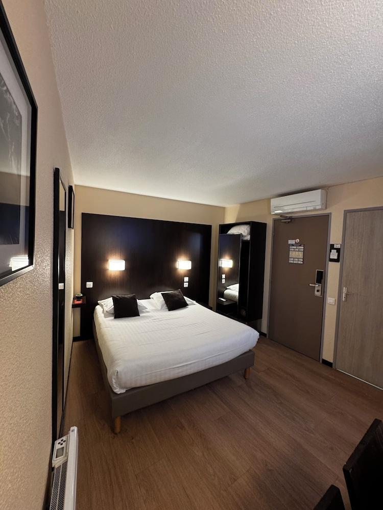 Hôtel Au Petit Caporal Room Type - Double Room