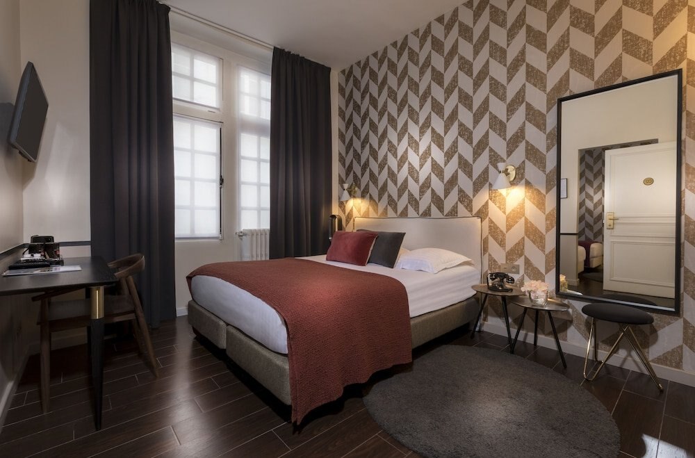Hôtel Jeanne d'Arc Le Marais Room Type - Classic room, View on Jarente or Necker street
